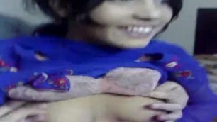 Pakistani Call Girl Forcefully Exposing Boobs