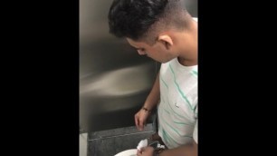 Spy Piss Urinal - Espiando Meada Espiando Hombre Meando