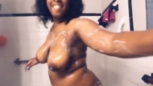 Shower Time for the Big Tits