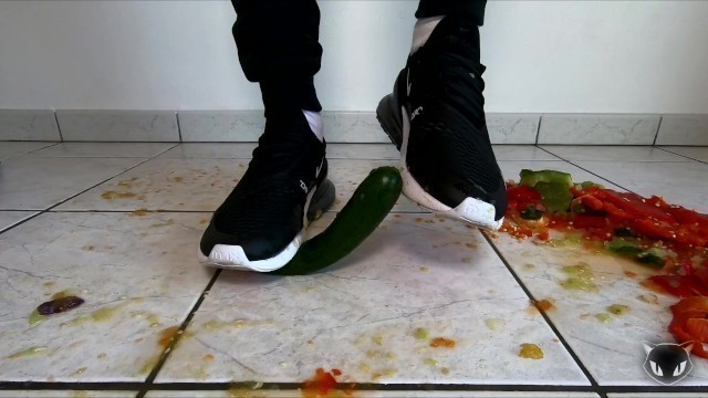 Airmax 270 Crushing Fruits & Vegetables