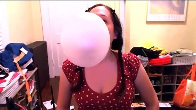 Blowing Giant Bubblegum Bubbles with a whole Roll of Bubbletape!