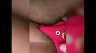 Sexy Ass MILF Squirts all over her Vibrator.