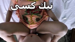 خطيبى جالى البيت كنت لابسة عباية رفع العباية وقلعنى الاندر ودخل زبه فى كسى سكس عربى سكس مصرى